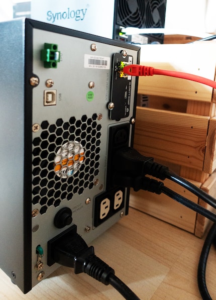 Il retro dell'UPS.