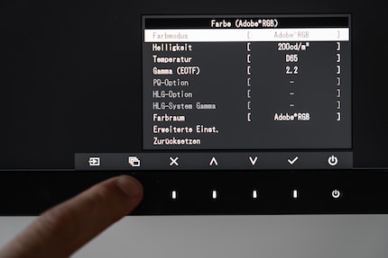 I monitor grafici dispongono solitamente di modalità immagine per gli spazi colore standard e vengono calibrati in fabbrica. Ti consiglio comunque di ricalibrarli ogni due mesi, perché con il tempo i valori si discostano.