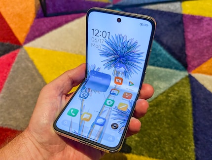 The inner display can also be used folded.