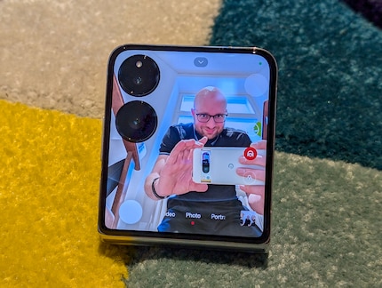 The two cameras on the outside are also ideal for selfies.